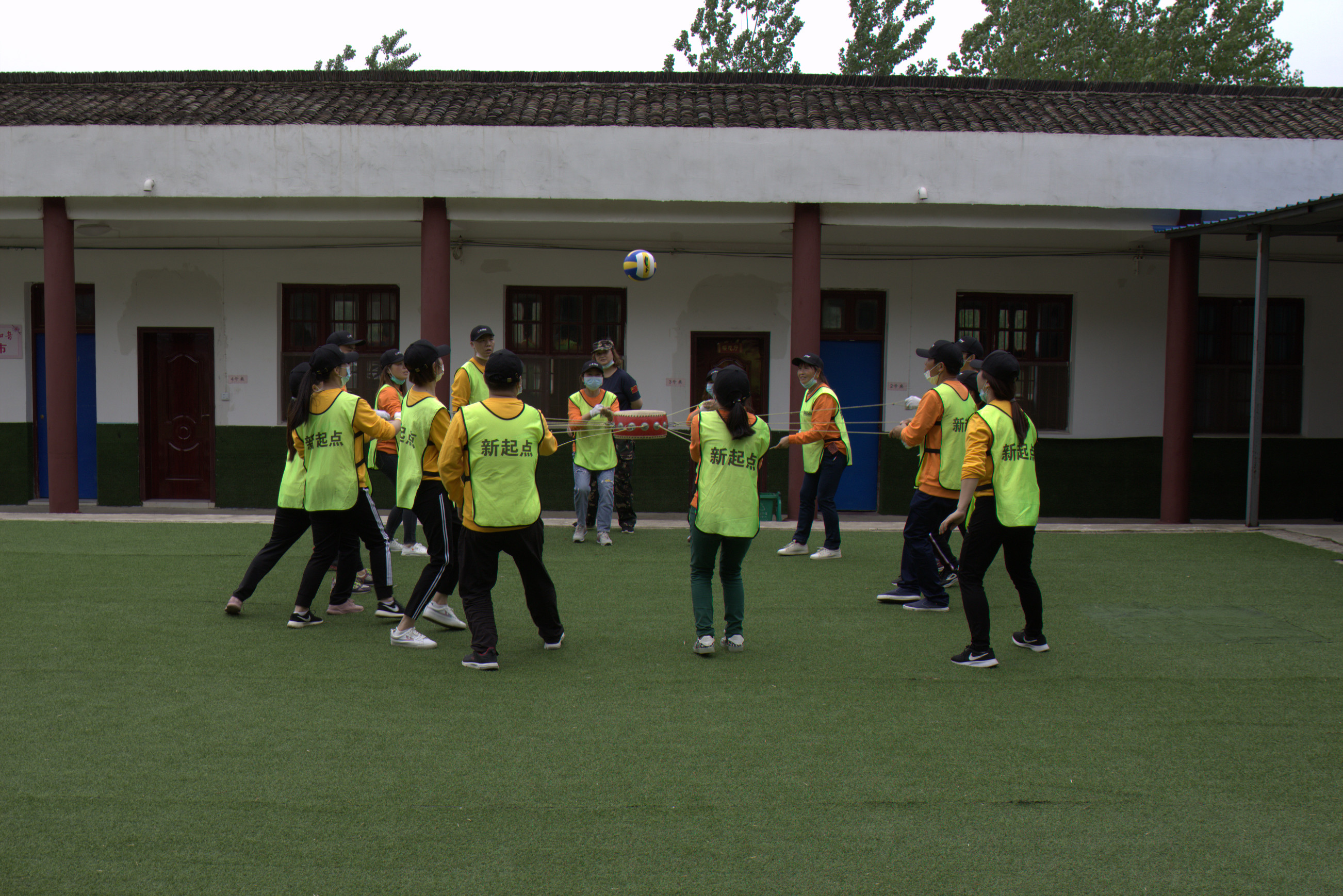 晶全照明青春队